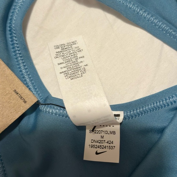 Nike Swoosh Racerback Medium Support Sports Bra in a size Medium NWT - Picture 5 of 5